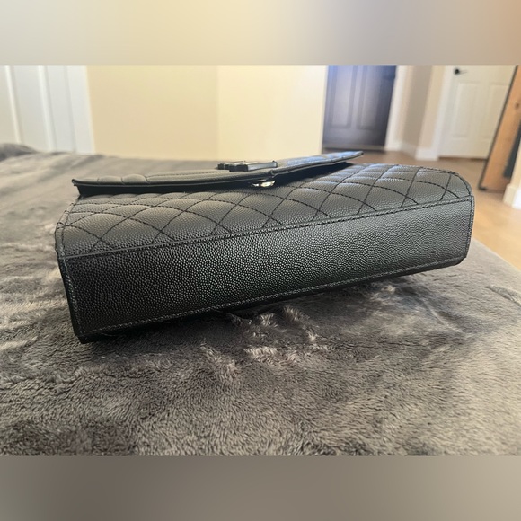 SOLD - Authentic BLACK Envelope Triquilt Medium YSL Shoulder Bag in Leather - Picture 5 of 11